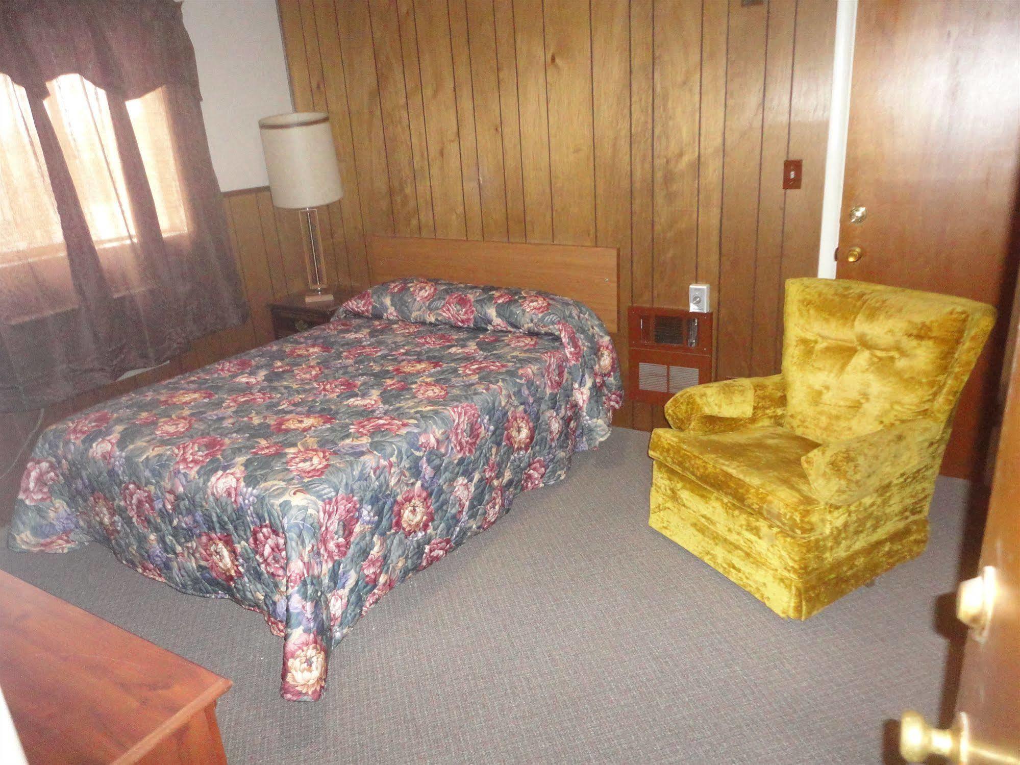 Empire Motel Saint Francis Екстер'єр фото